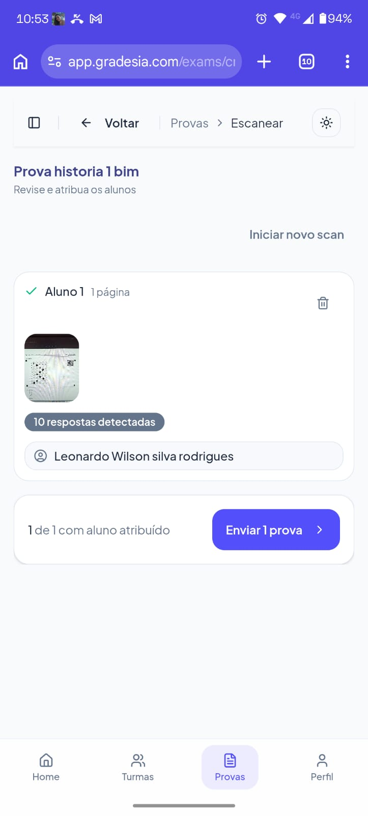 Tela de escaneamento ao vivo do app Grades.ia usando a câmera do celular.